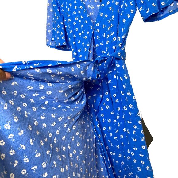 Lulus Maretta Blue and White Floral Print Wrap Midi Dress XS NWT Tie - Picture 6 of 13